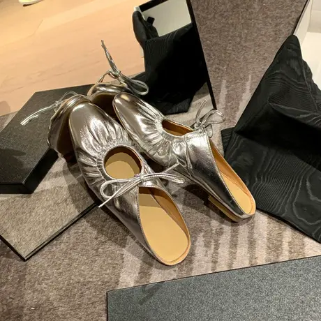 银色褶皱包头半拖鞋女外穿2023春夏新款法式凉拖平底软懒人穆勒鞋商品大图