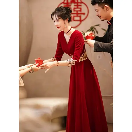 敬酒服新娘2023新款冬天长袖中式V领刺绣结婚礼服女简单大气回门图片