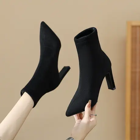 短靴女2023年新款秋冬马丁靴尖头黑色绒面瘦瘦靴小个子增高裸靴子图片