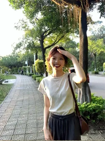 正肩短袖t恤女夏季2023新款内搭港风chic复古修身显瘦欧货上衣ins商品大图