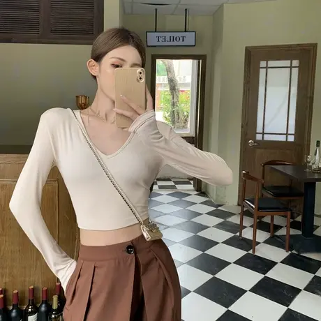 长袖t恤女早秋2023新款洋气螺纹短款V领上衣修身打底衫女内搭潮图片