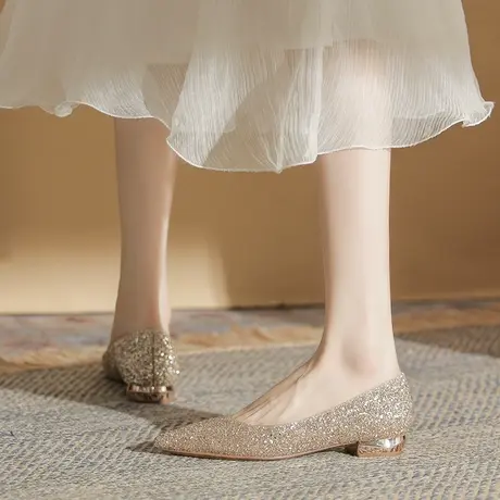 尖头平底鞋女2024年春季新款低跟水晶婚鞋浅口不累脚新娘婚纱单鞋图片