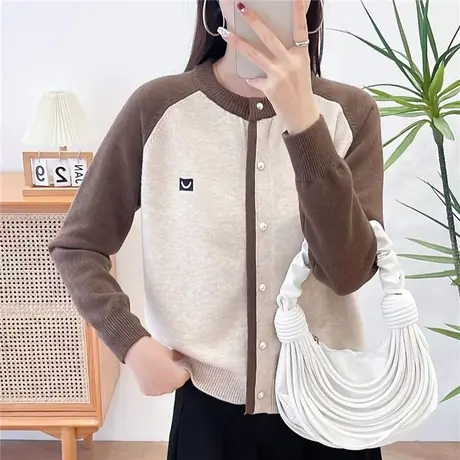 春装插肩袖撞色拼接圆领针织开衫女小众设计感宽松纽扣长袖毛衣女图片