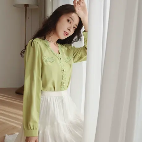桔熊秋季通勤气质V领拼接花边织带珍珠扣上衣女胖妹妹大码AB18911图片