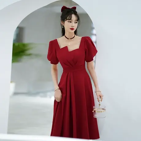 法式敬酒服新娘酒红色平时可穿高级感订婚礼服连衣裙设计感中长款图片