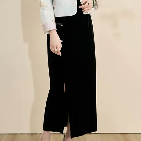 水墨青华2024春装新品女装时尚百搭丝绒半身裙显瘦修身开叉一步裙图片