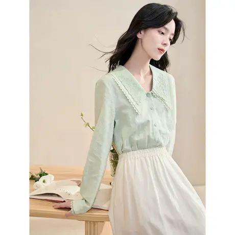 【商场同款】茵曼2023春女装新款时尚通勤双层绣花娃娃领衬衫衬衣图片