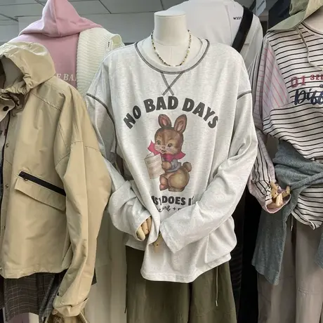 2023春秋装新款字母卡通图案明线设计宽松长袖T恤女打底衫上衣服图片