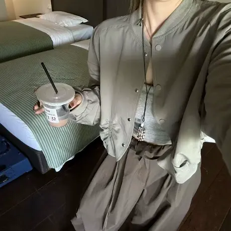 设计感褶皱立领短外套女欧洲站2025年早秋新款时尚百搭显瘦上衣潮商品大图