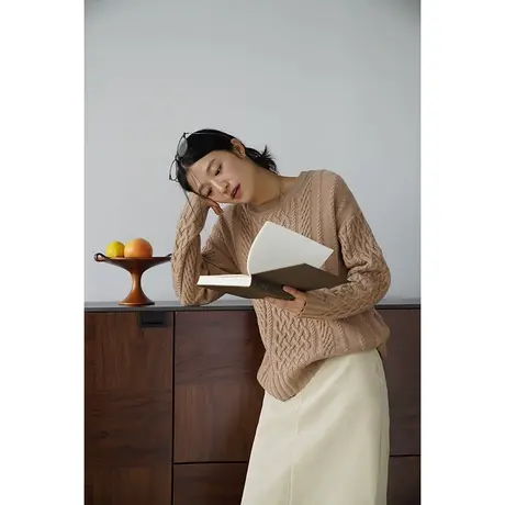 嘉茱莉2023秋季新款1OO羊毛针织上衣女麻花圆领套头圆领毛衣薄款图片