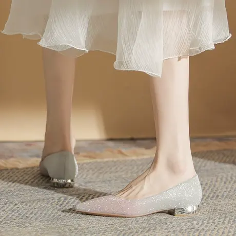 气质平底婚鞋女2023年春季新款秀禾婚纱新娘鞋伴娘鞋性感尖头单鞋商品大图