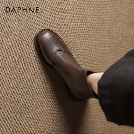 达芙妮棕色短靴女2026冬季加绒新款复古弹力法式瘦瘦靴粗跟马丁靴商品大图