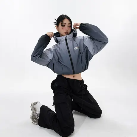 潮牌渐变色连帽女2023年新款春秋款短款运动外套辣妹风夹克商品大图