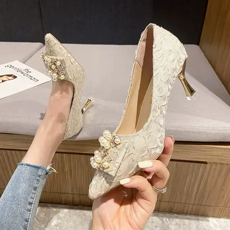 高跟鞋女晚晚风细跟浅口婚鞋2023春夏新款气质名媛尖头珍珠伴娘鞋图片