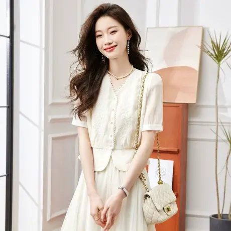 时尚气质V领短袖衬衫2023年喜爱新款淑女温柔甜美通勤短款上衣商品大图