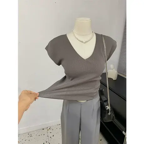 夏季新款冷棕色高级感凉爽冰丝V领修身短袖针织衫气质百搭背心女商品大图