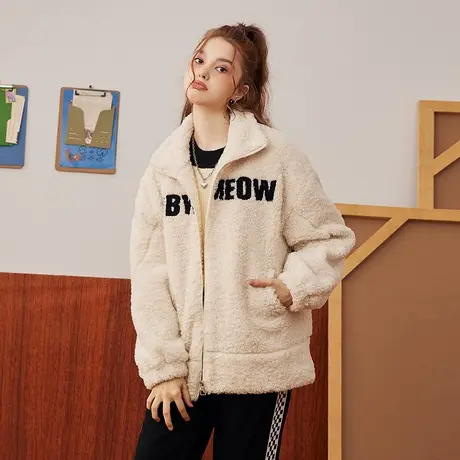 a02仿羊羔毛加绒棉服2023秋冬款仿羊羔毛刺绣字母女式外套图片