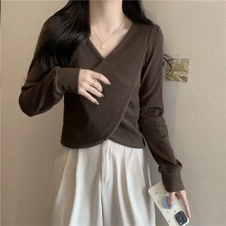 交叉设计感V领长袖T恤女春秋2023新款内搭打底衫潮牌坑条正肩上衣图片