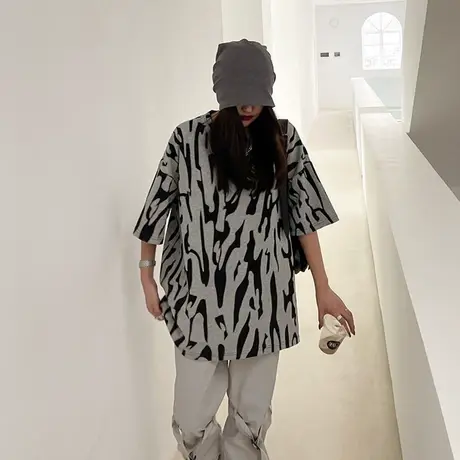 2023年春夏季新款大码情侣女装设计感小众上衣服宽松短袖t恤ins潮商品大图