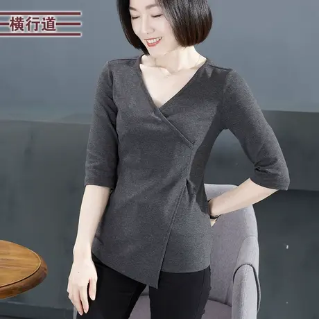 V领收腰纯色中袖T恤简约大码洋气女衣外穿妈妈2025新款春装五分袖图片