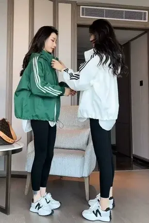 网红时尚潮牌韩版三条杠连帽开衫短款女春季百搭宽松休闲薄款外套图片