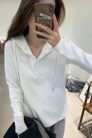 白色连帽t恤女早秋2023新款设计感小众修身显瘦鱼骨卫衣长袖上衣商品大图