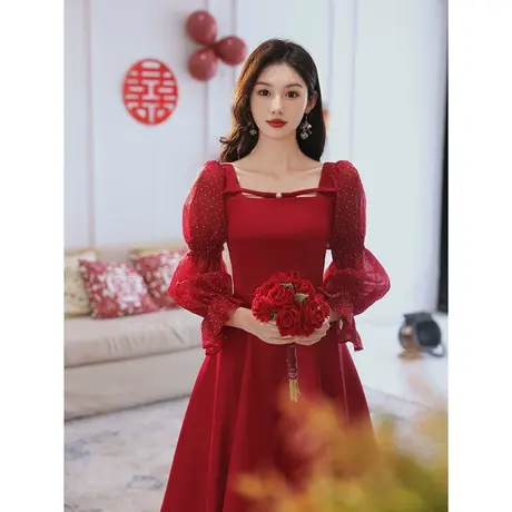 红色敬酒服2023新款新娘高级感小个子纱袖订婚连衣裙法式方领礼服图片