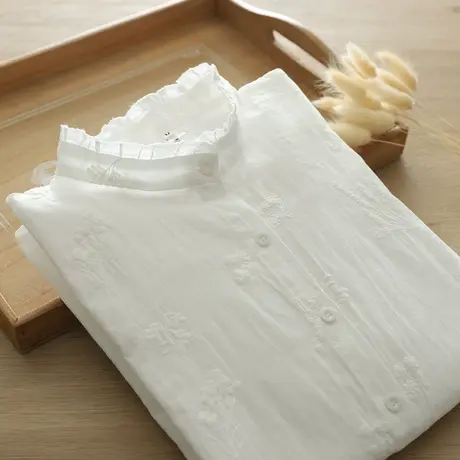 春装新款宫廷风文艺蕾丝花边立领刺绣面料纯棉长袖白色衬衫女上衣图片