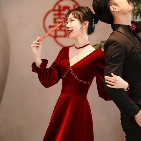 敬酒服2023新款新娘丝绒长袖订婚回门V领高级感红色晚礼服女长款商品大图