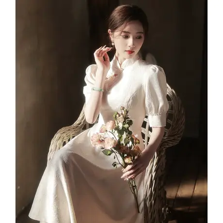 白色旗袍新款2023订婚礼服女夏季登记领证小白裙新中式复古连衣裙图片