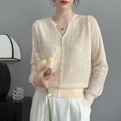 秋季2023新款v领钉珠设计感百搭钩花镂空针织衫长袖春秋装内搭女商品大图