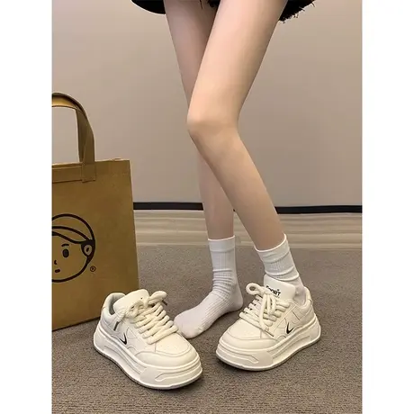 厚底小白板鞋子女增高2024春秋新爆款百搭配裙子运动休闲鞋德训鞋图片