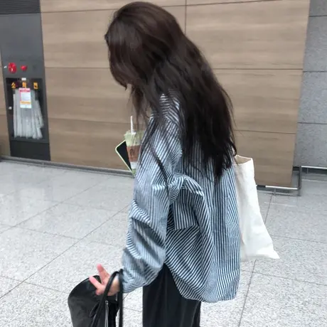 新款长袖条纹衬衫女中长款韩版宽松大码时尚休闲防晒衣衬衣外套潮图片