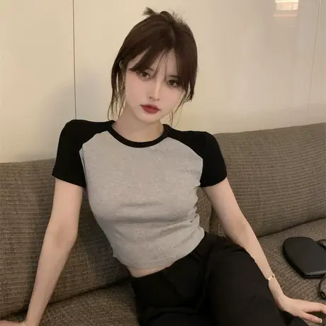 美式复古撞色短袖t恤女夏季设计感小众辣妹正肩修身显瘦短款上衣商品大图