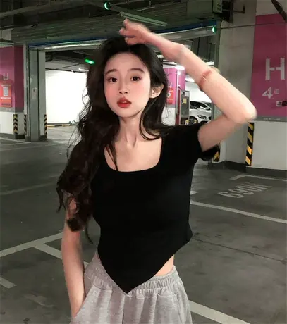 白色打底衫女内搭设计感小众纯色短袖t恤ins潮夏纯欲正肩短款上衣图片