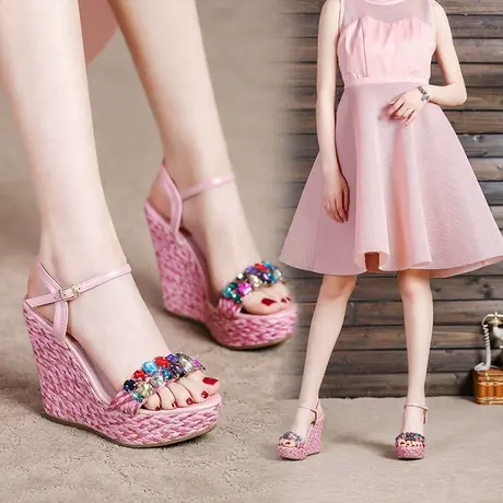 2023夏季新款小坡跟凉鞋女仙女风粉色高跟时装厚底水钻草编女鞋子图片