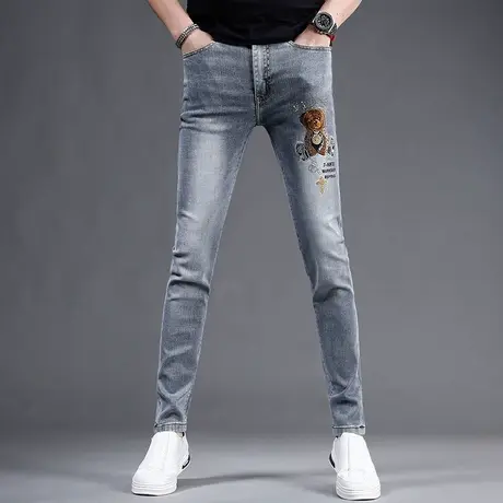 2023新款小熊刺绣牛仔裤男潮牌修身小脚夏季薄款蓝灰色弹力男裤子商品大图