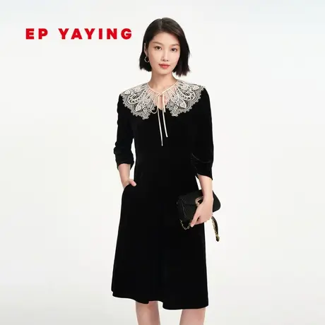 EP雅莹女装 甜美娃娃领重工法式小黑裙丝绒连衣裙 商场同款4615A图片