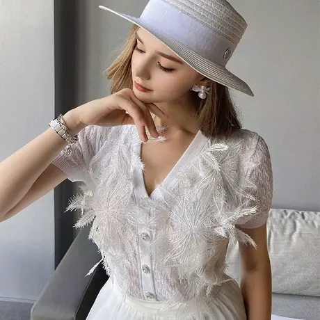 粉红大布娃娃森林密语针织短袖女夏开衫薄款半袖白色时尚V领上衣商品大图