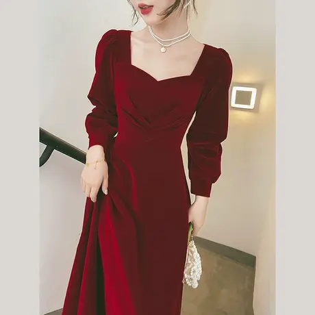 红色丝绒晚礼服裙法式年会敬酒服新娘冬季长袖订婚连衣裙平时可穿图片