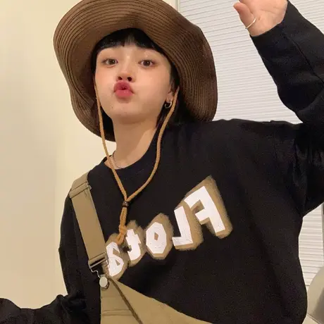 红续oversize长袖打底衫女秋季慵懒风小众设计感裂纹字母上衣ins图片