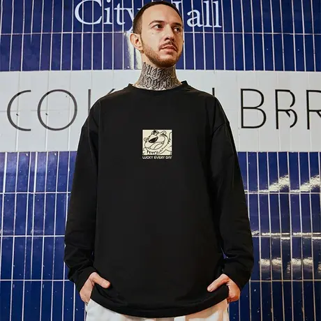 潮牌简约黑色纯棉长袖t恤男 美式宽松小众情侣内搭打底衫大码男装商品大图