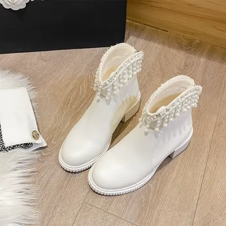 百翎2022秋冬新款粗跟短靴中跟软底珍珠白色仙女风靴子小码女鞋子图片