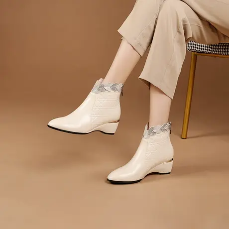 真皮短靴女2023年欧洲站秋季新款尖头坡跟女式靴子显瘦百搭及踝靴商品大图