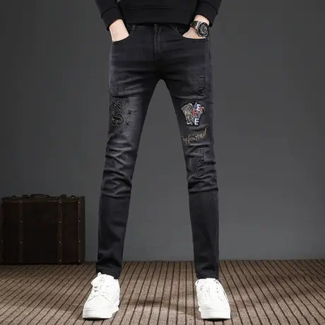潮牌刺绣黑色牛仔裤男款秋冬款修身小脚2023新款弹力男士裤子痞帅图片