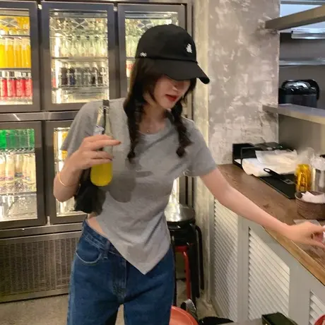 不规则别致短袖T恤女装夏季设计感小众短款甜辣妹纯欲上衣服ins潮图片