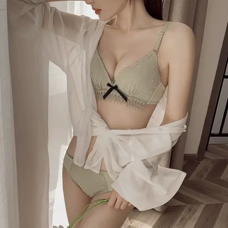 内衣女无钢圈薄款柔软三角杯性感蕾丝胸罩透气聚拢小胸文胸套装图片