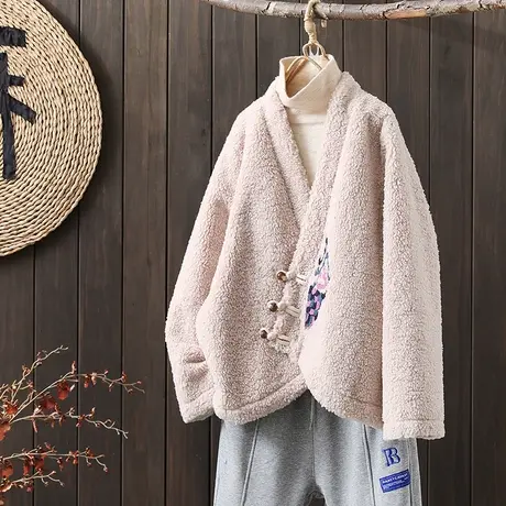 枫谜2022年冬季新款中国风复古羊羔绒刺绣斜襟珍珠扣V领冬季外套图片