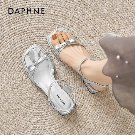 达芙妮银色凉鞋女款2026新款春夏配裙子不累脚露趾法式粗跟单鞋子图片