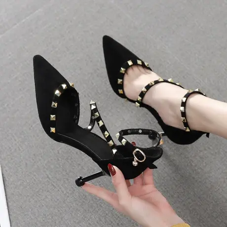 2019秋冬季新款韩版尖头浅口高跟鞋女细跟时尚黑色中空一字带单鞋图片